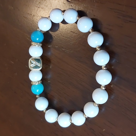Letter Y Initial White Ceramic Beads And Blue Stone Stretch Bracelet - Picture 2 of 4
